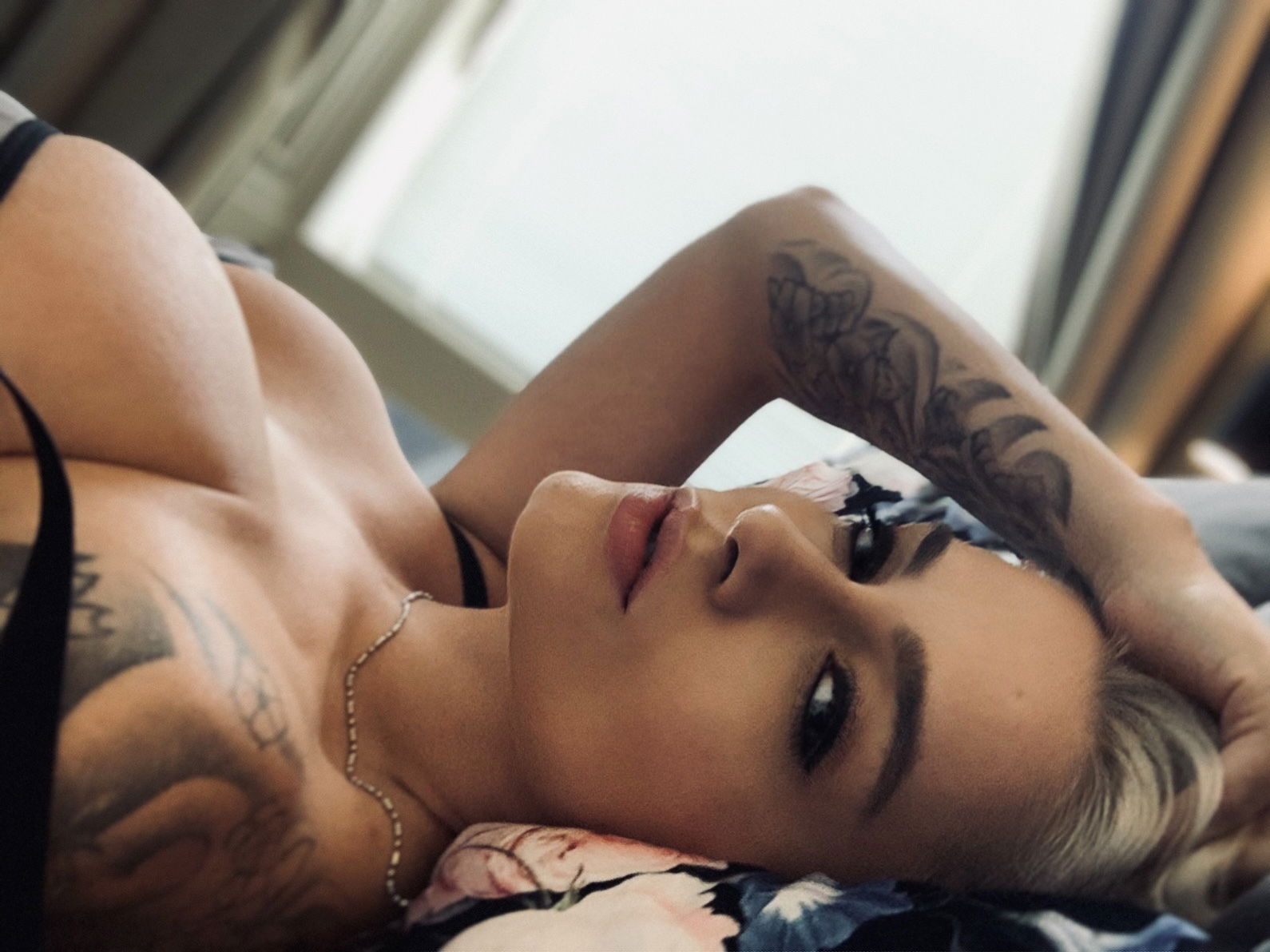Mila Milan profile banner
