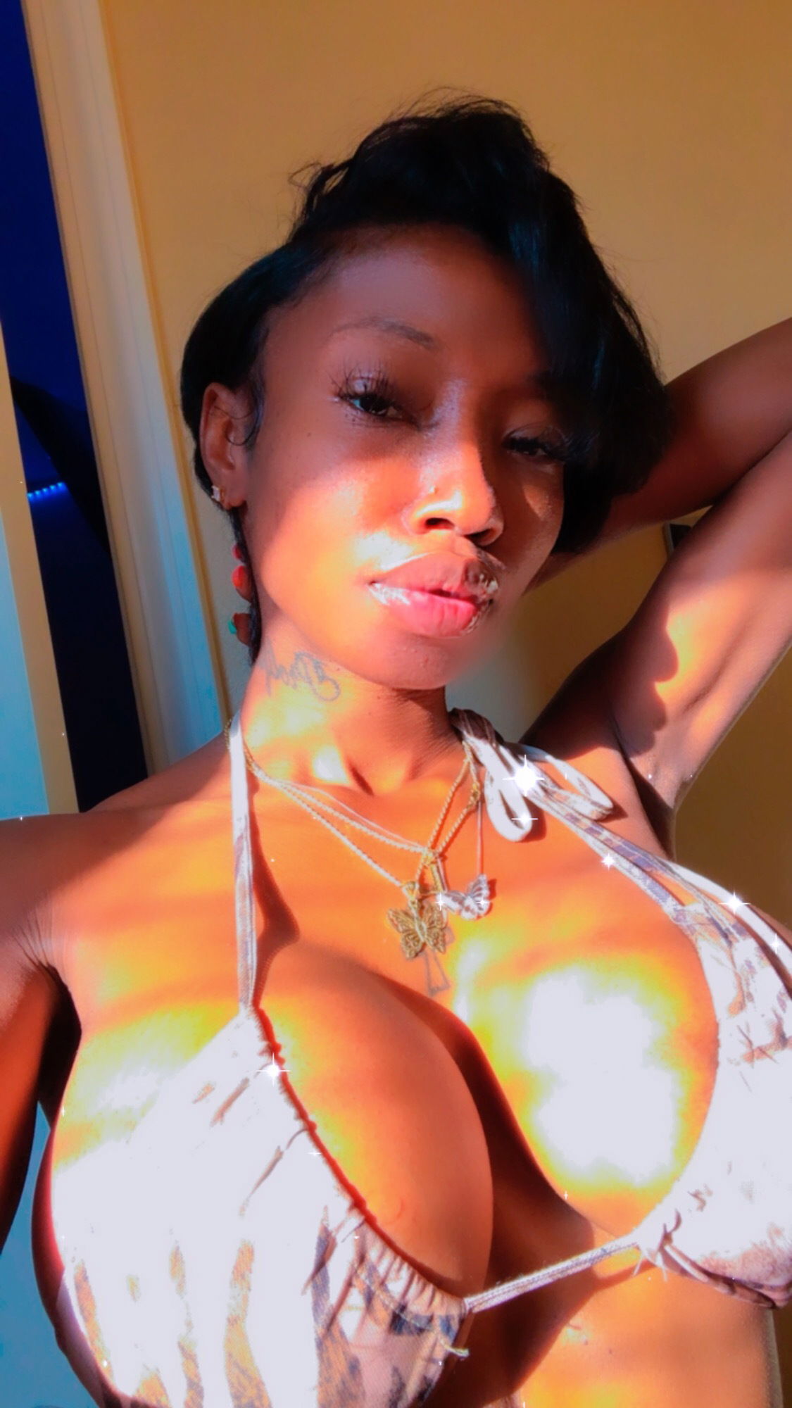 Petite mama profile banner