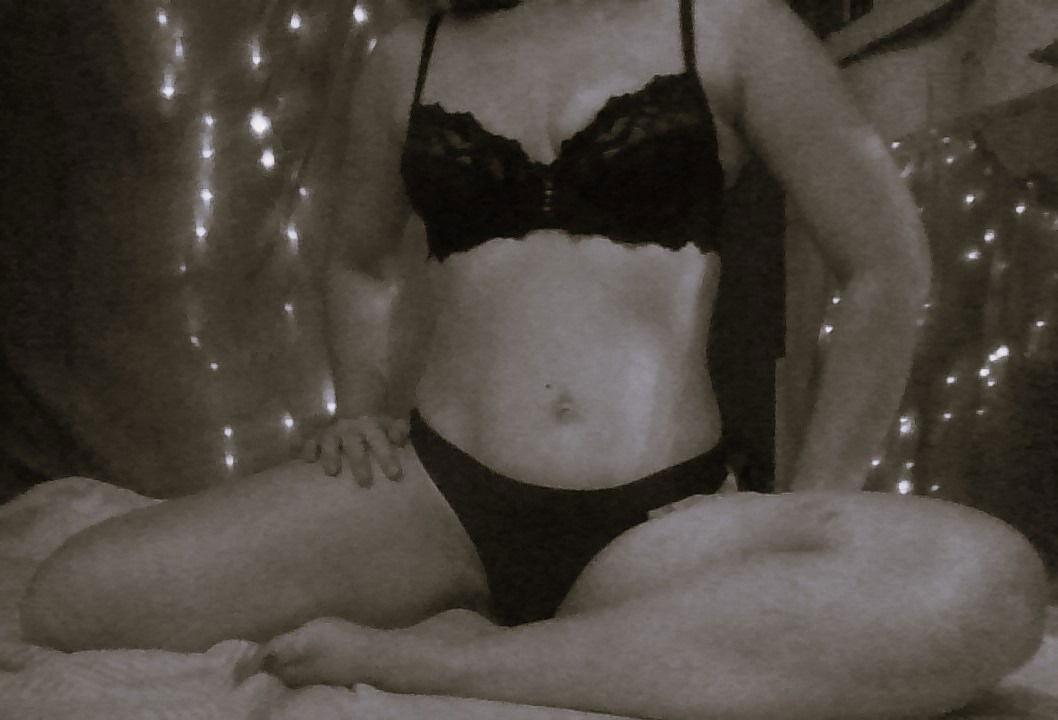Nikki Stine profile banner
