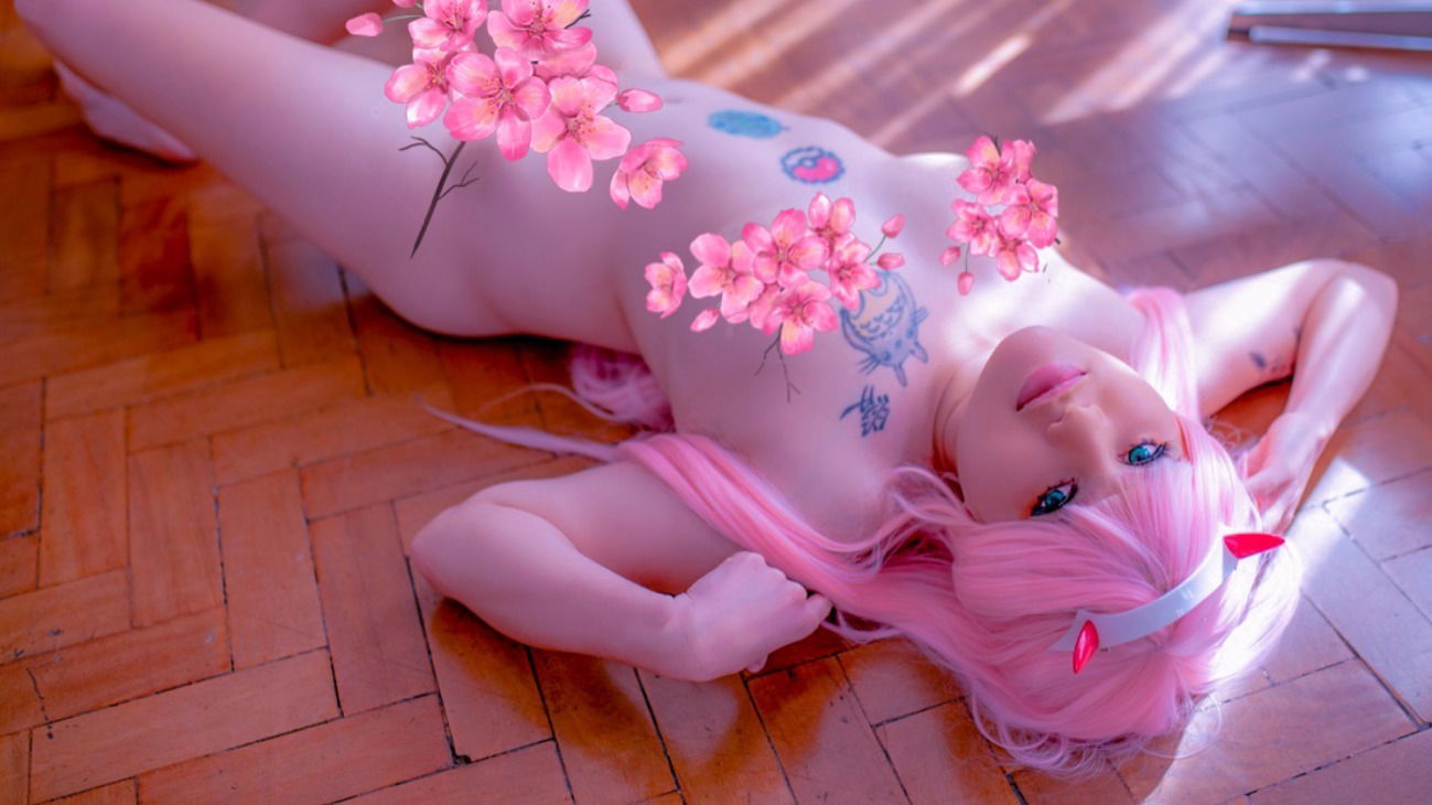 momoko profile banner