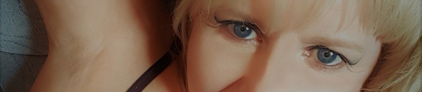 Lorna Blu profile banner