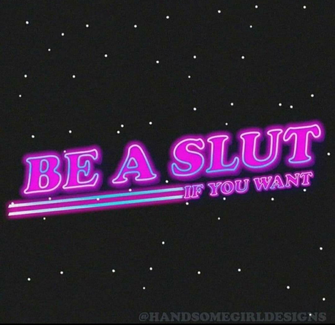 Della profile banner