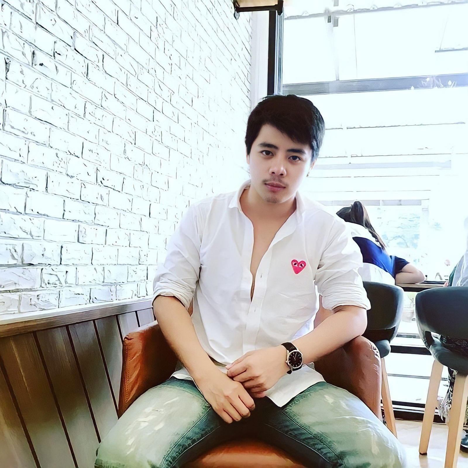 เด็กชายหัวเกรียน กับชุดนักเรียนมอปลาย profile banner