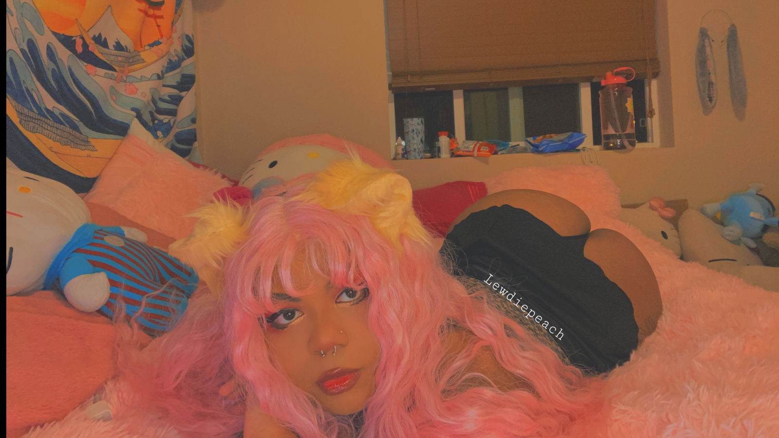 Peach profile banner