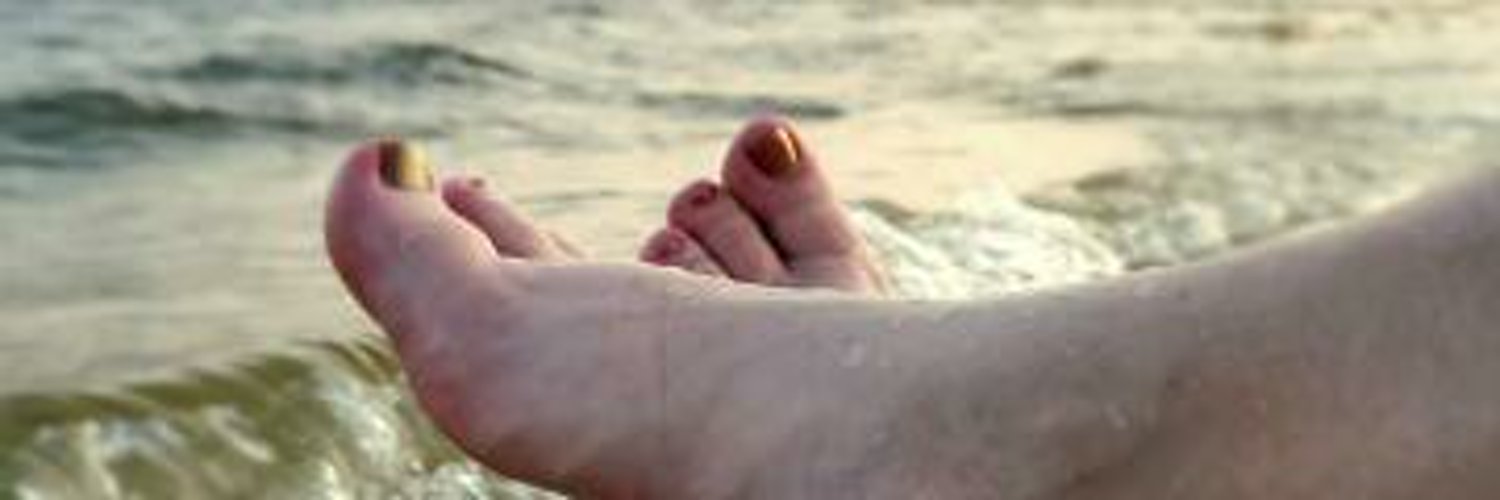 Petite LaFeet profile banner