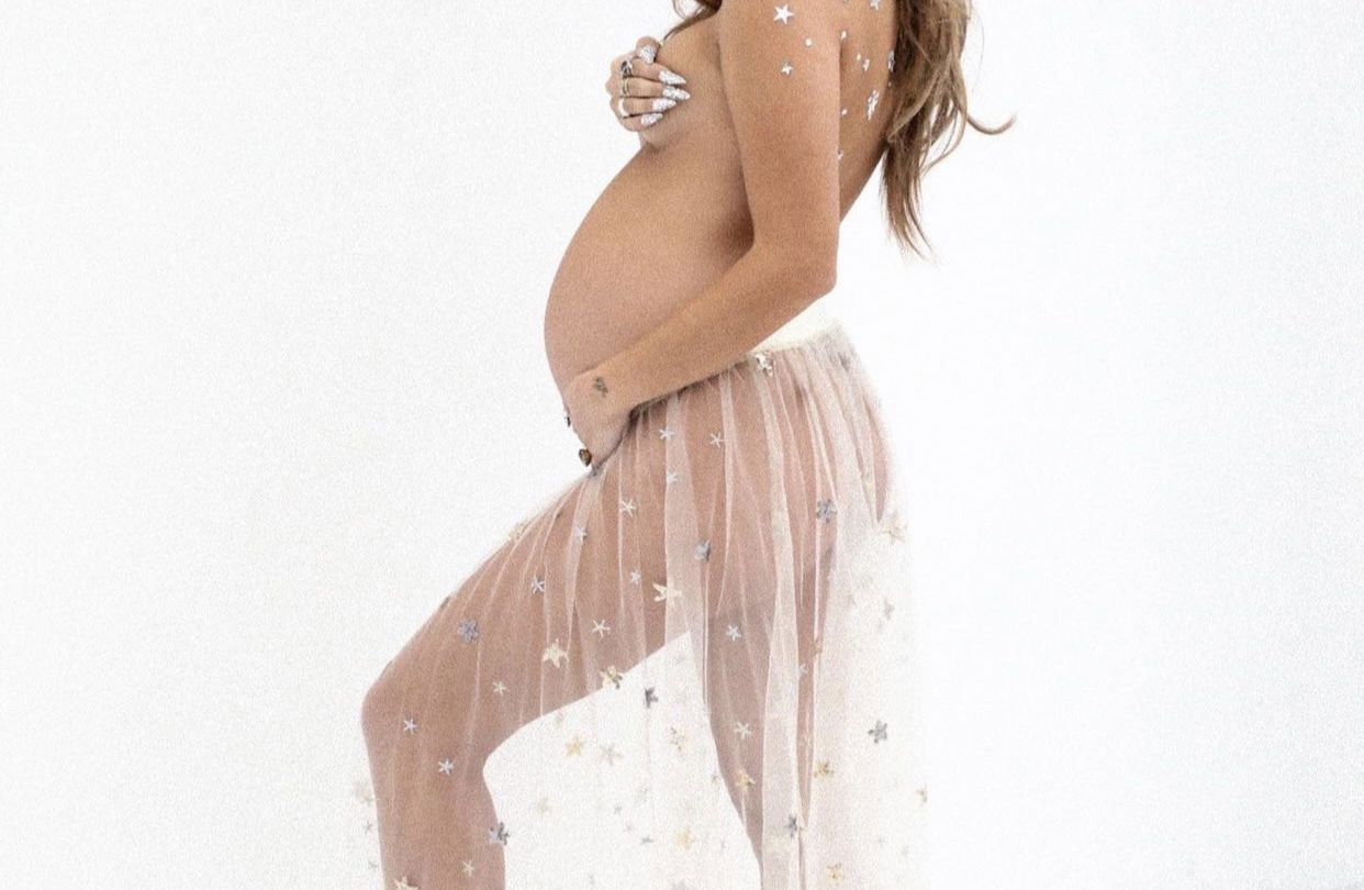 Pregnant girl profile banner