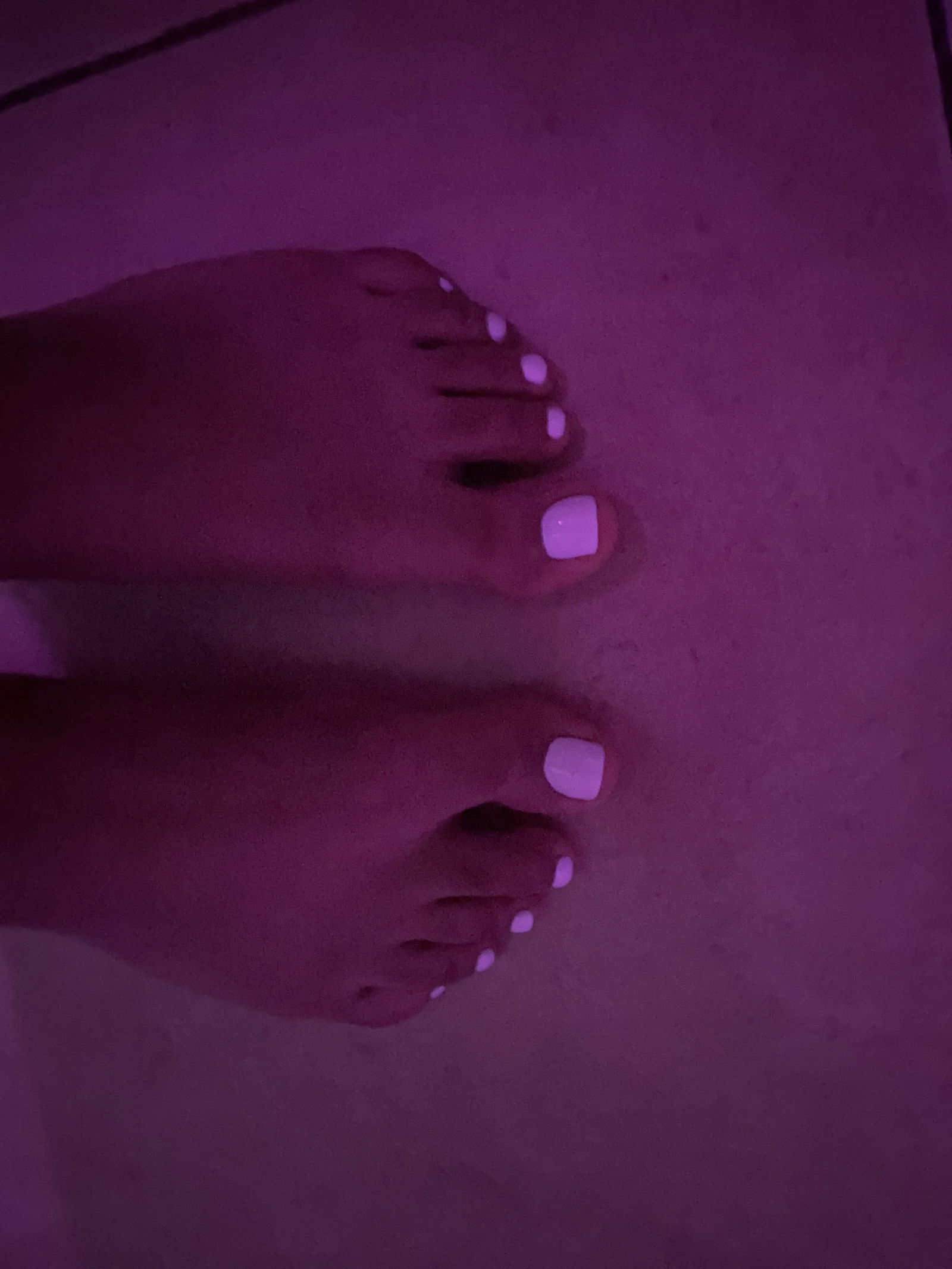 Pretty toes 🥰 profile banner