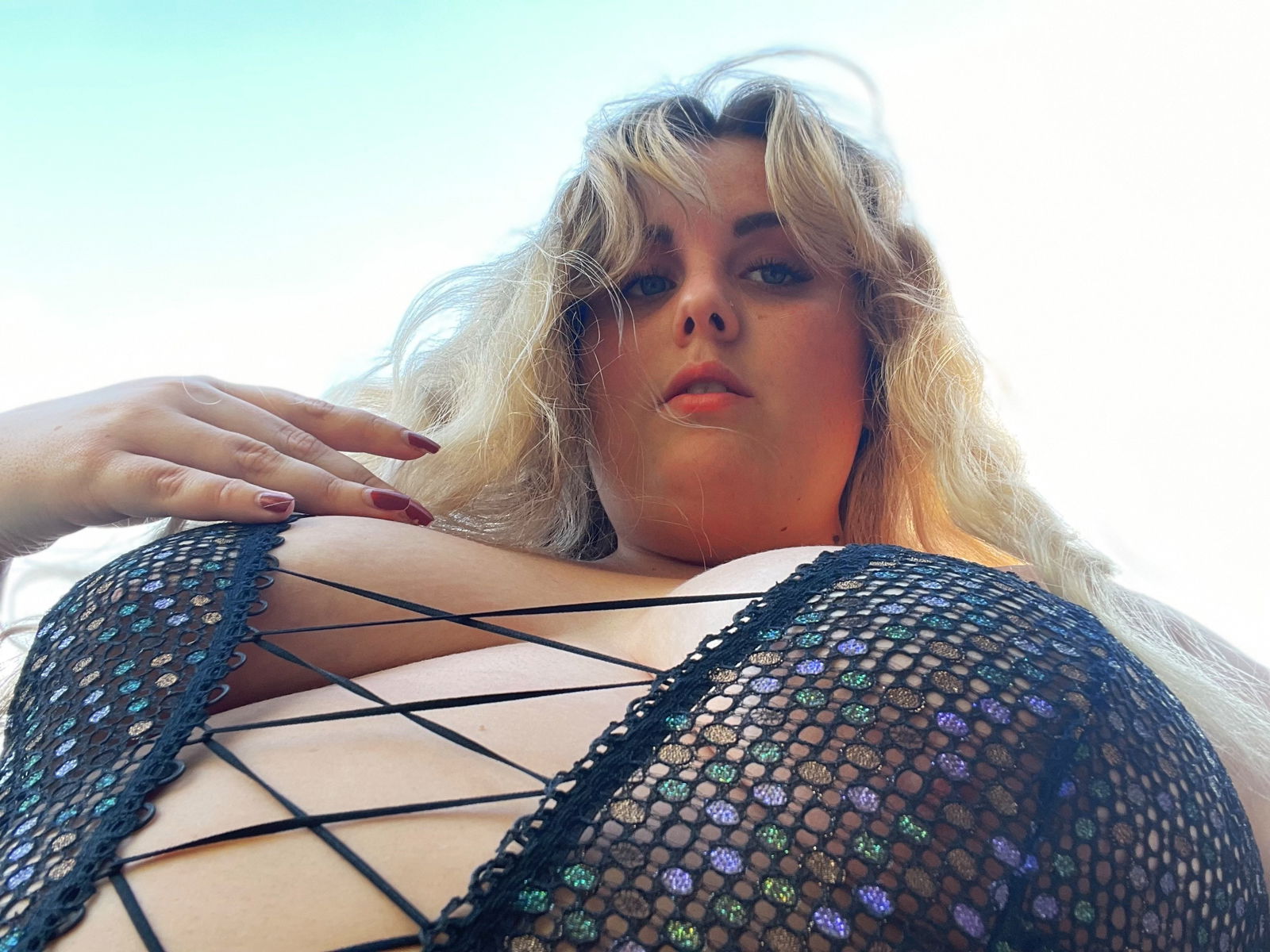 Queen B profile banner