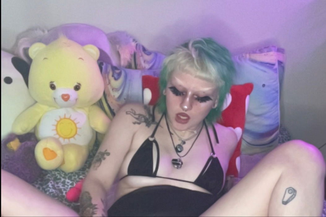 bug 🪲🌈 profile banner