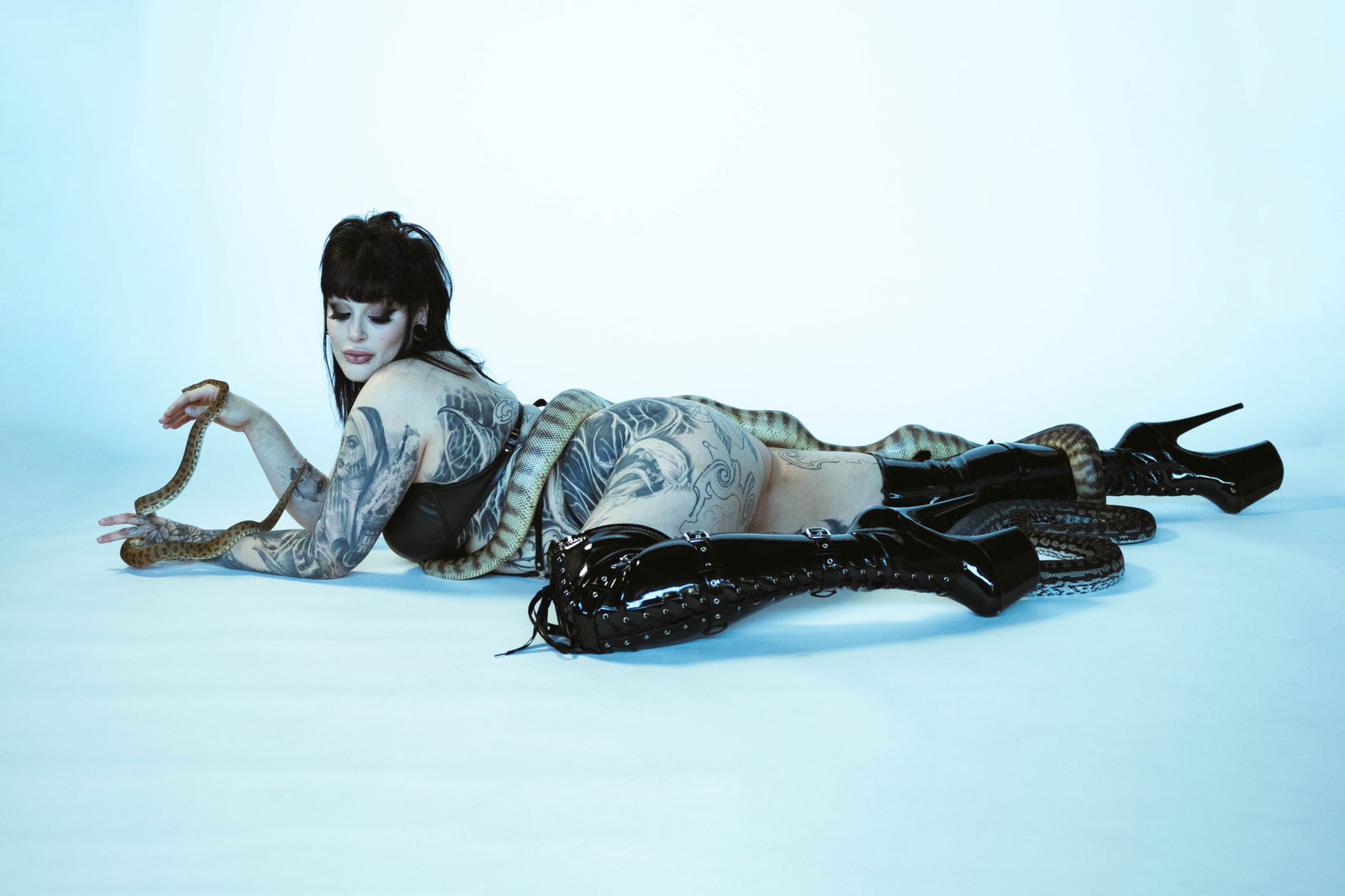 Raven Munroe profile banner