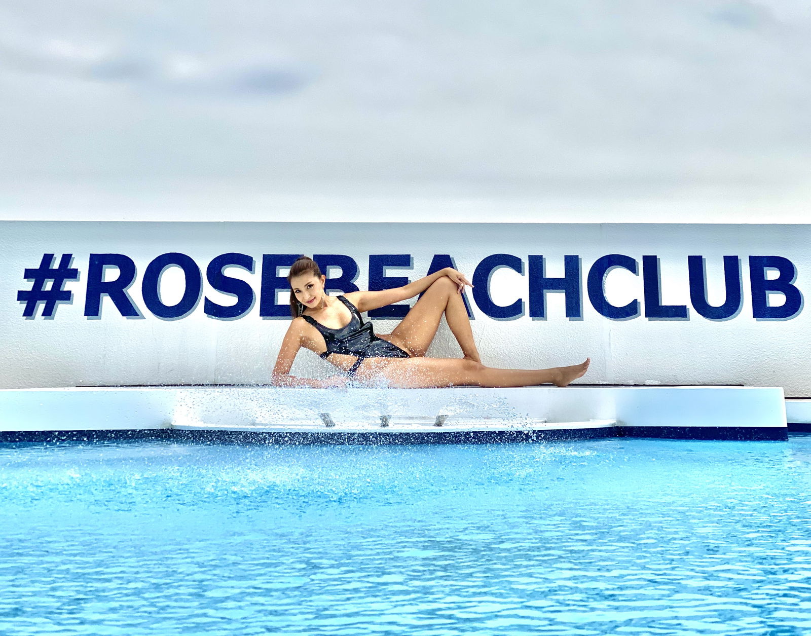 theresia profile banner