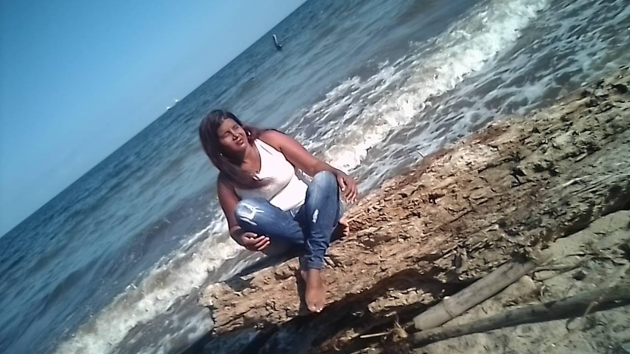 Aracelis Hernandez profile banner