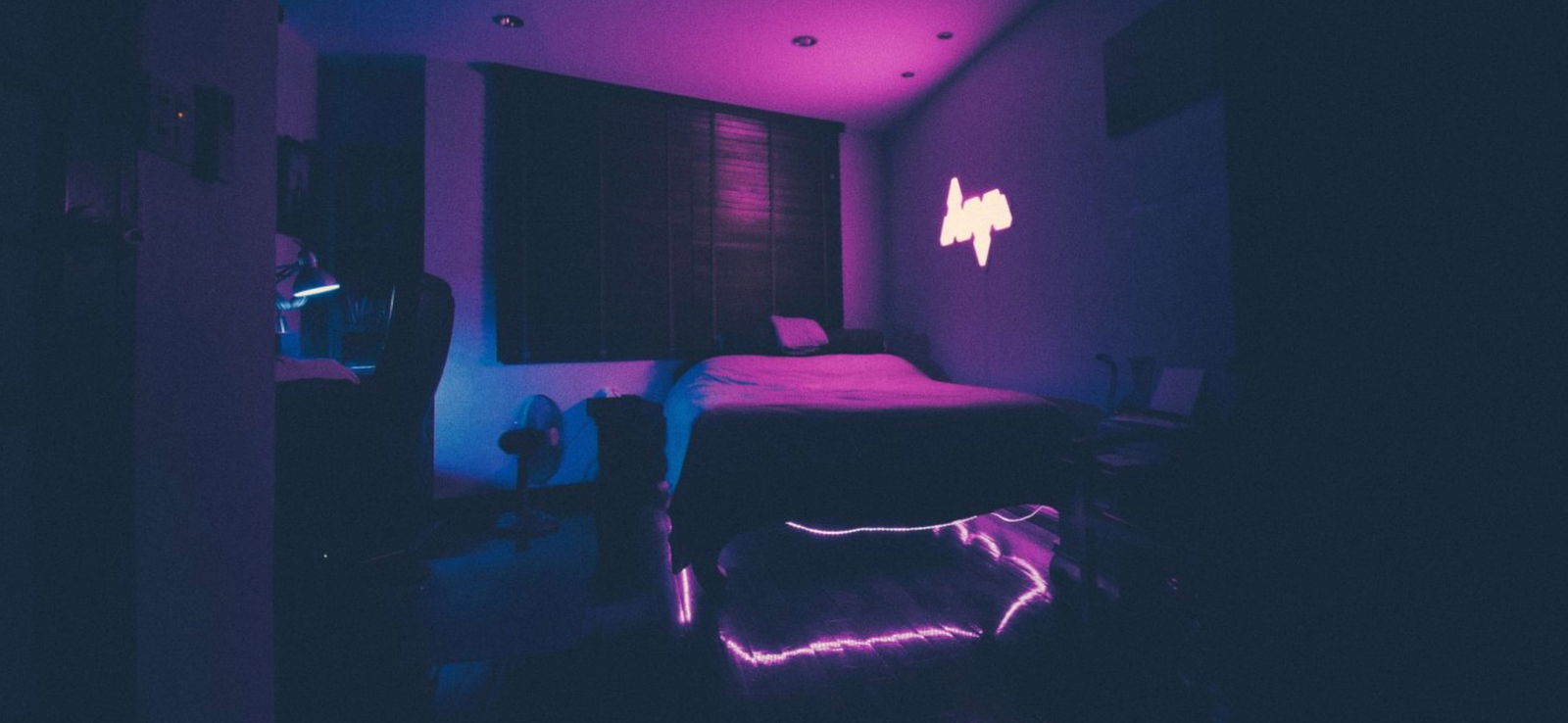M-room profile banner