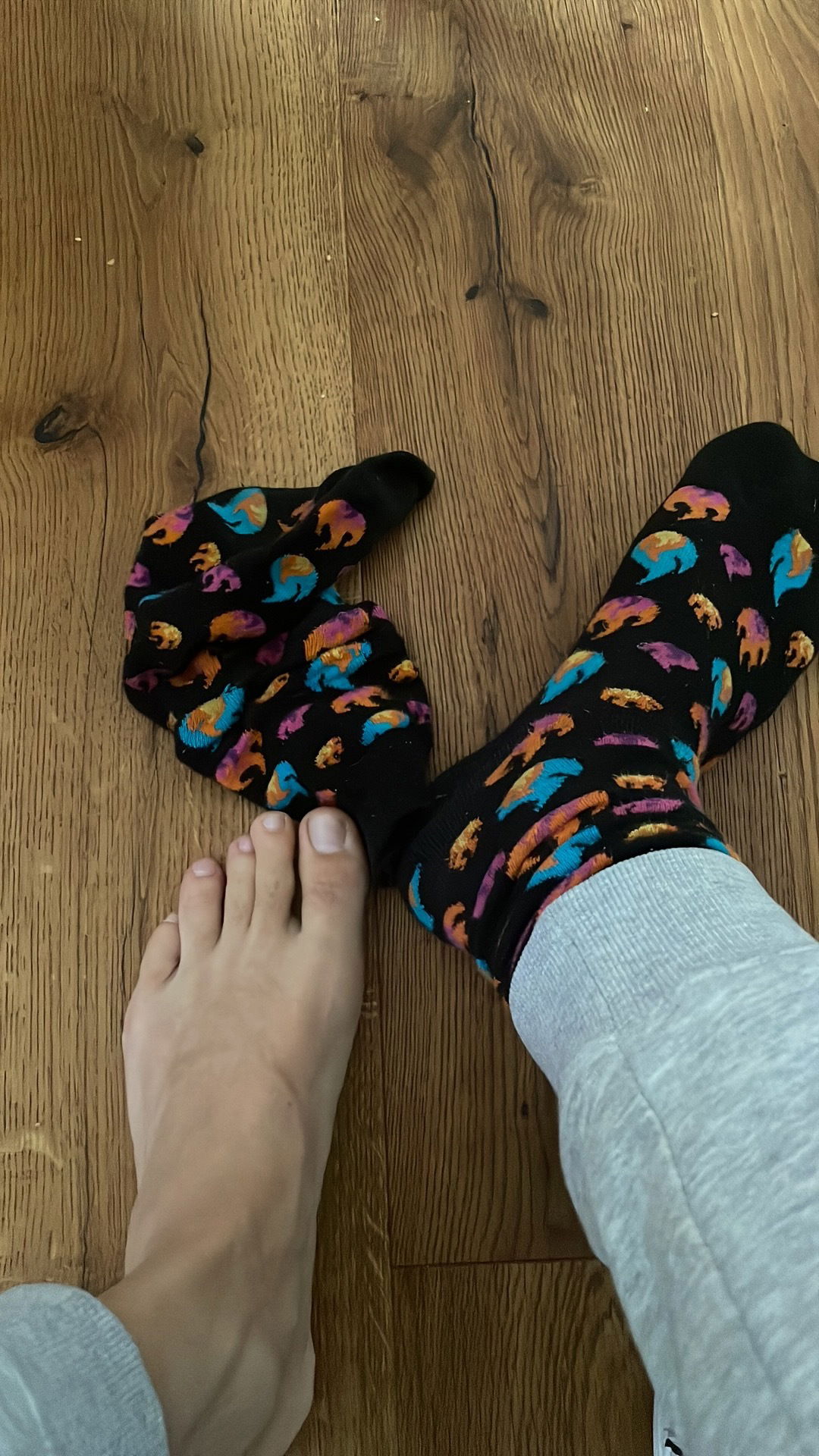 Royalfeet profile banner