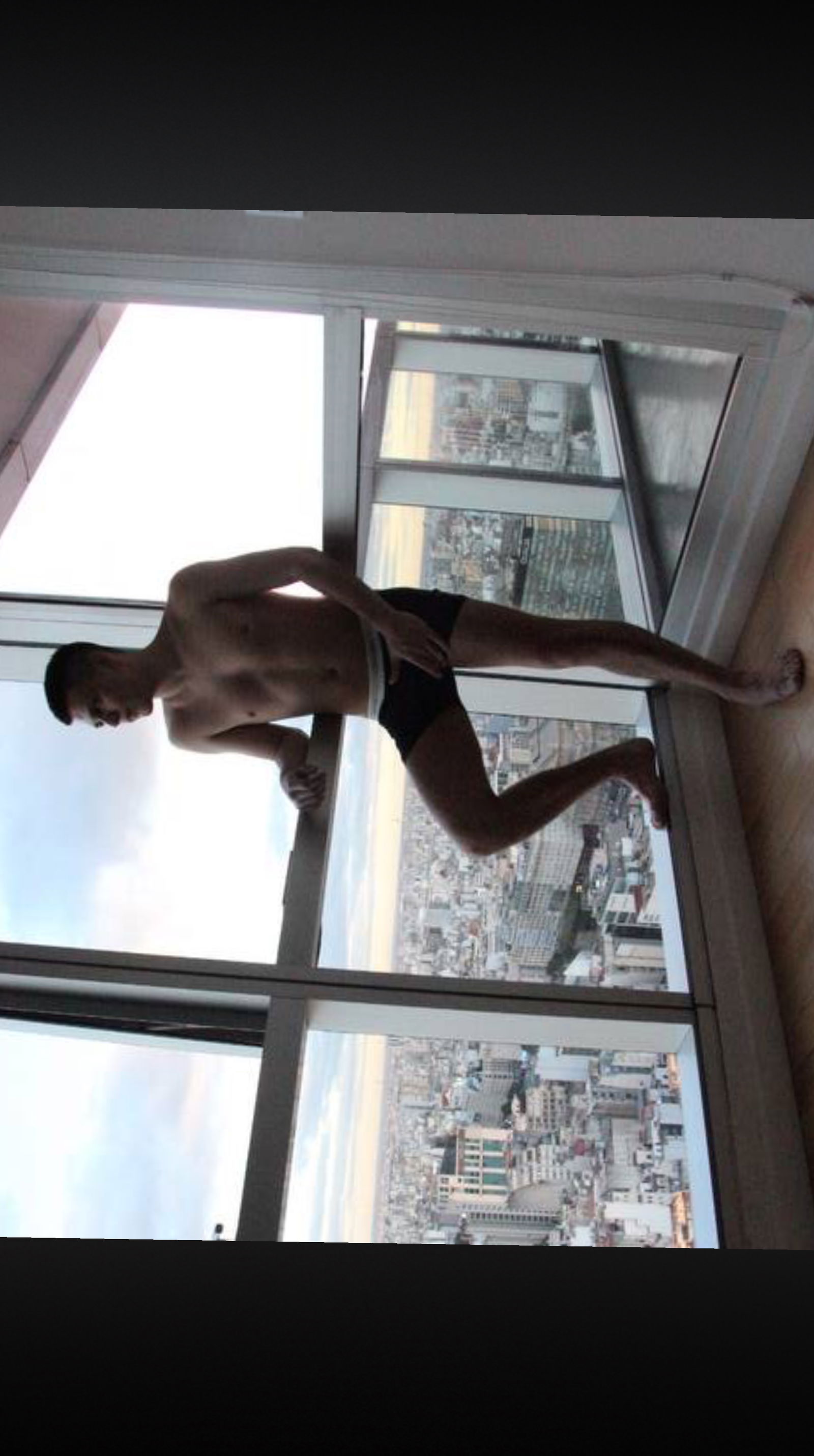 Santi Becker profile banner