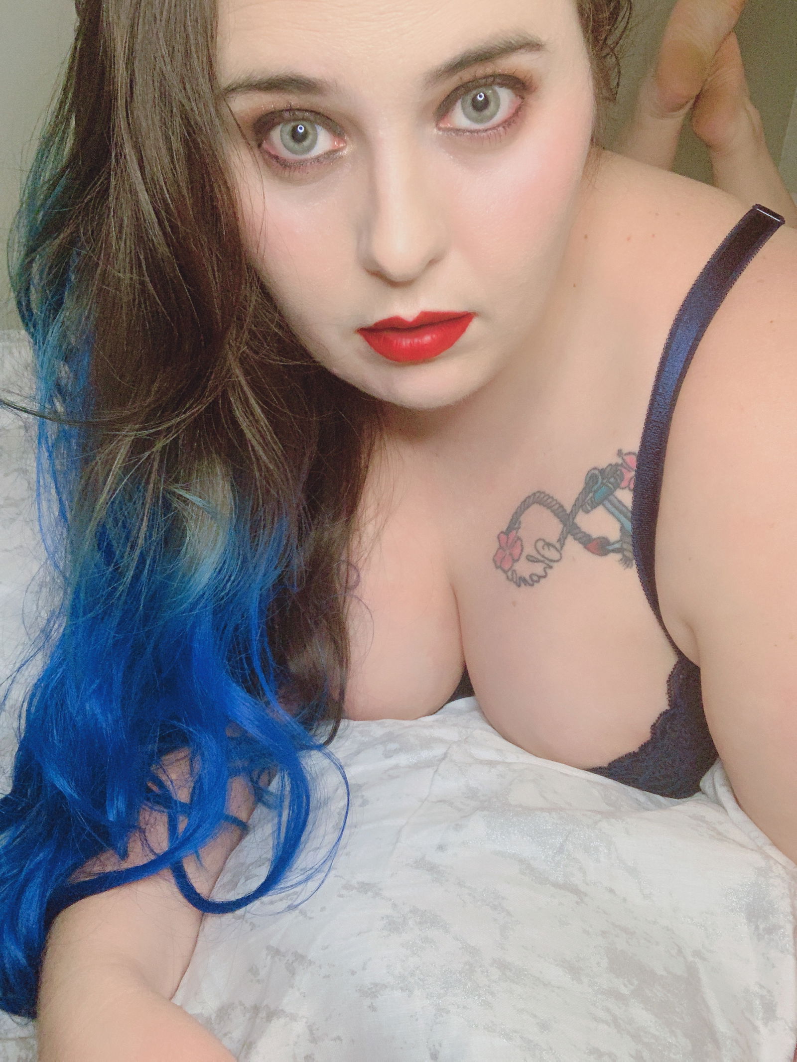 Sassylucy1990 profile banner