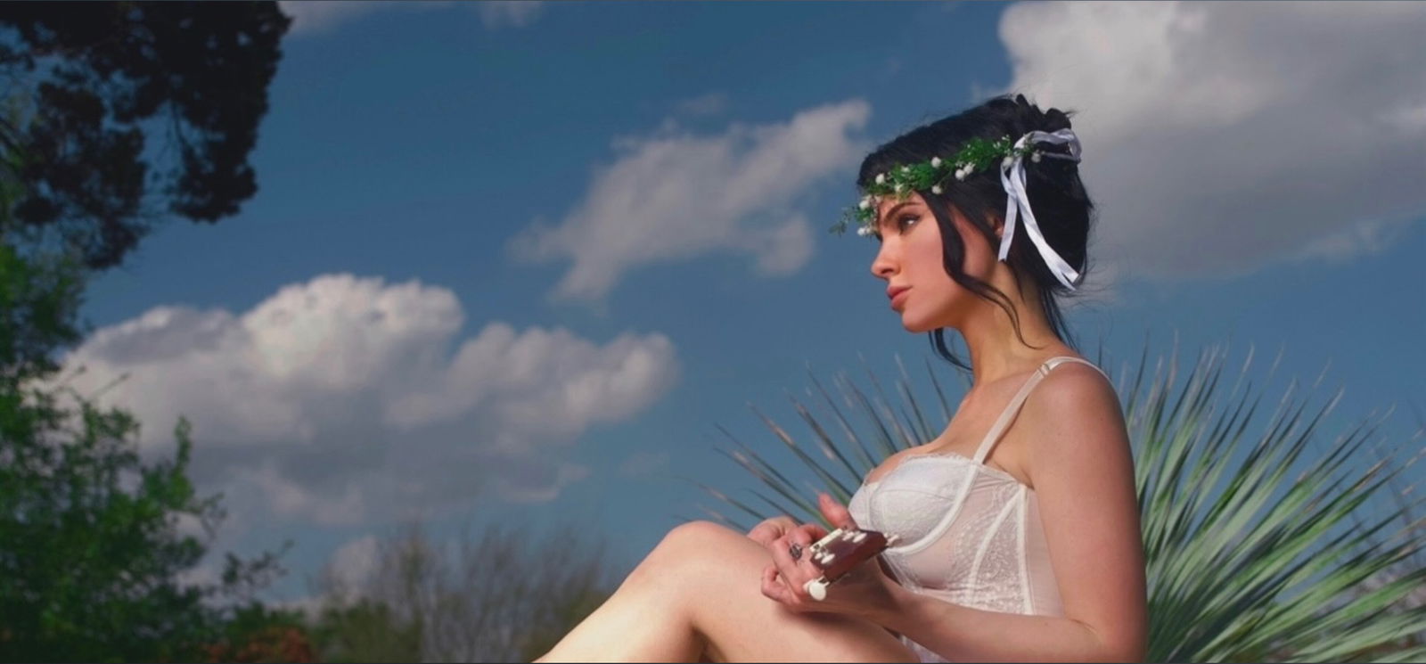 Savy profile banner