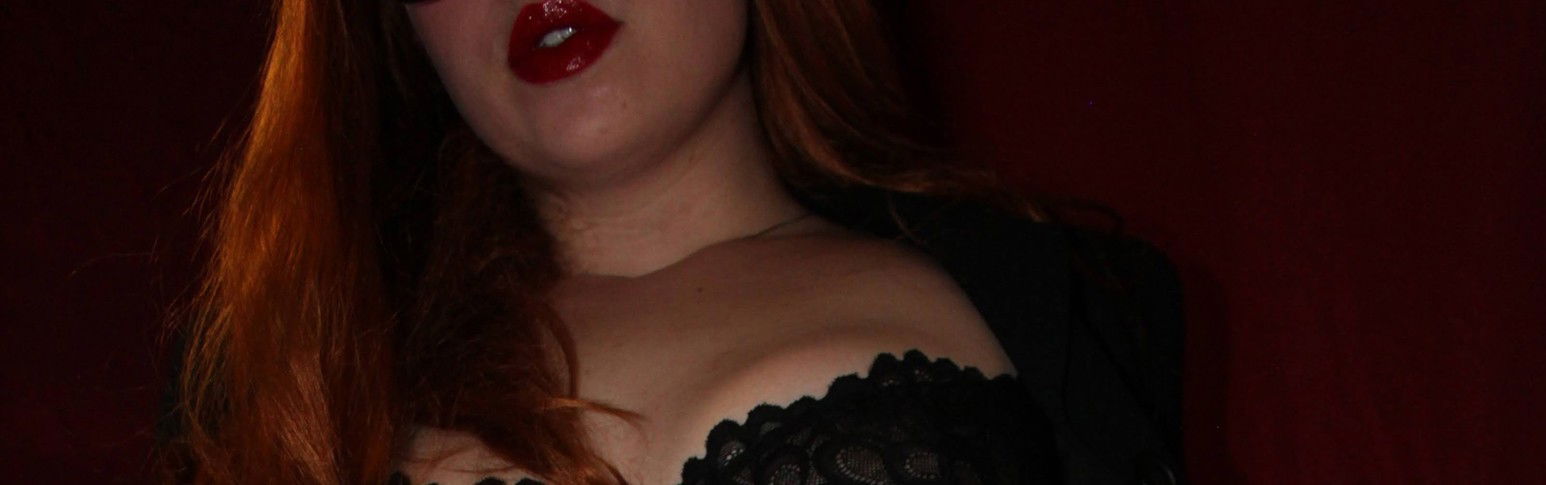 Sarah Bellum profile banner