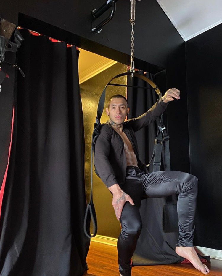 Sebastian Vives profile banner