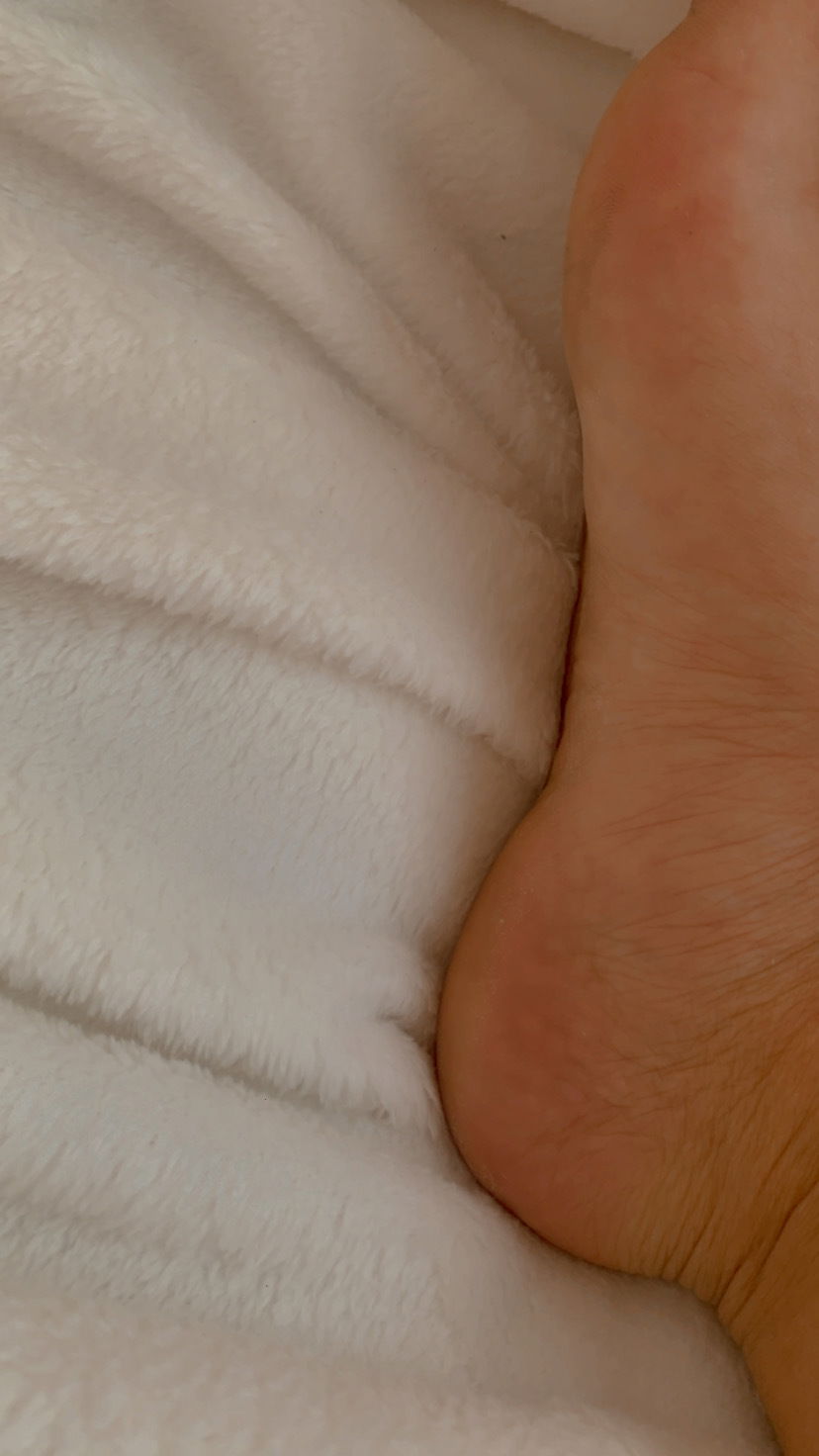 See toes in food profile banner