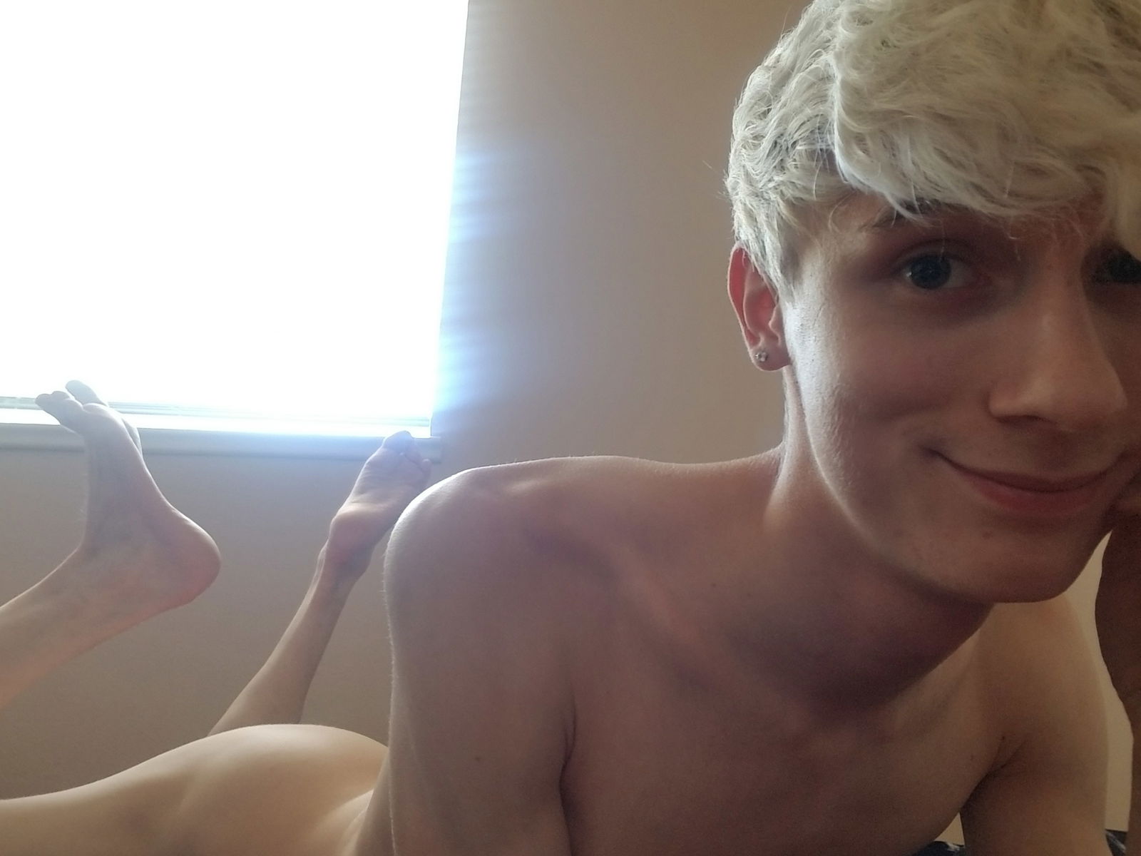 Avey profile banner