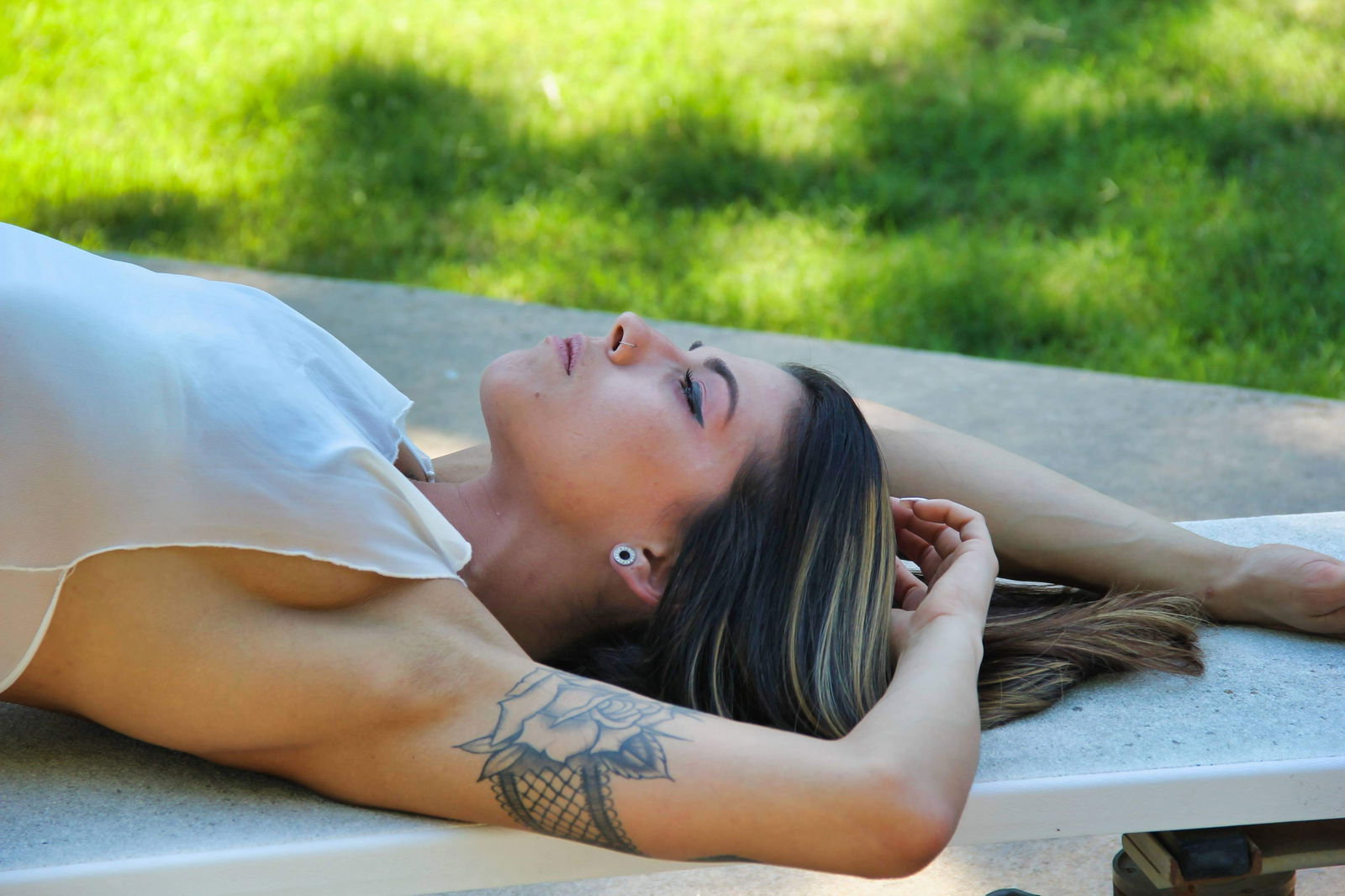 Shannon Elizabeth profile banner