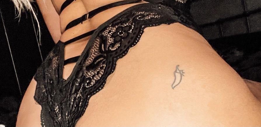 S H I R L E Y 🌶 profile banner