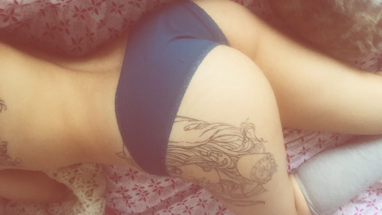 Riley Moon profile banner