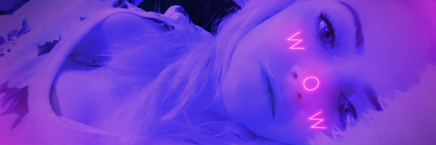 Simone Van Buskirk profile banner