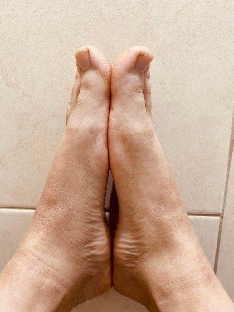 Miss feet profile banner