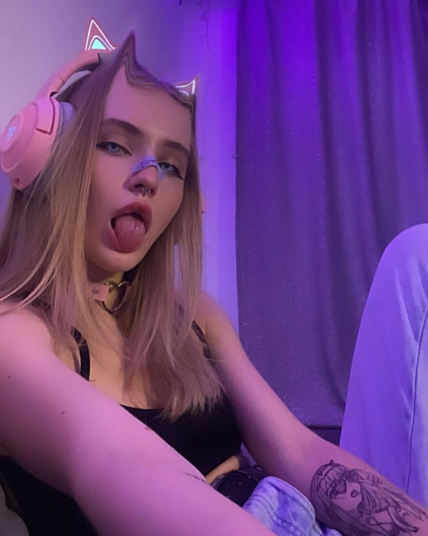 Smoking Sofi profile banner