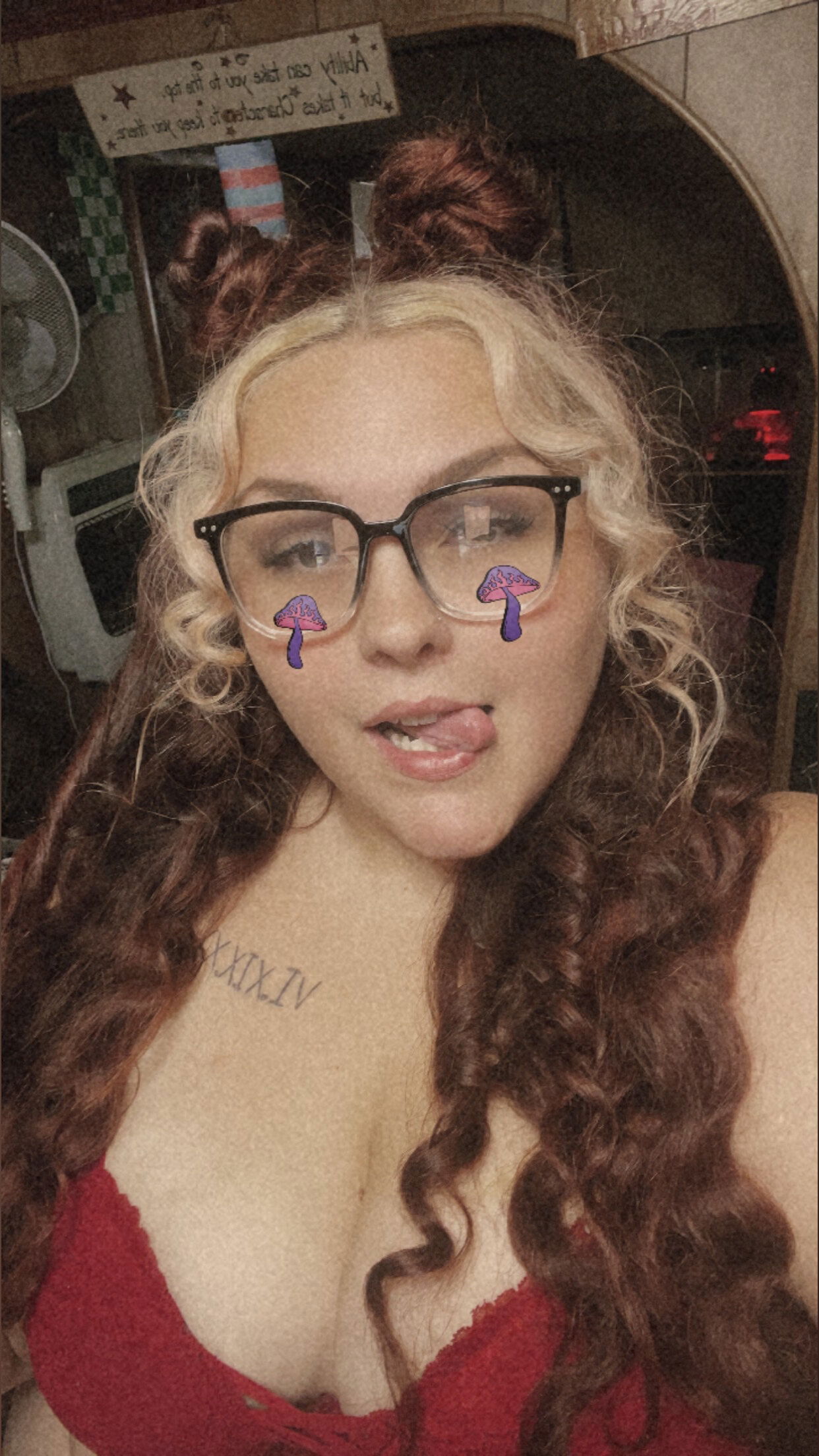 Amber 💦🤪 profile banner