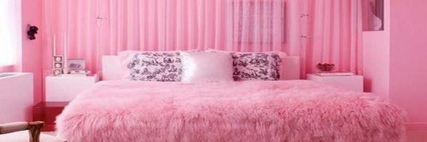 Stella Locke profile banner