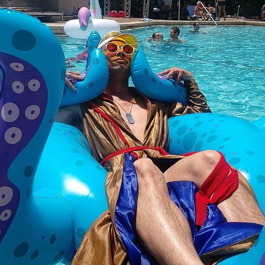 steve the poolboy profile banner