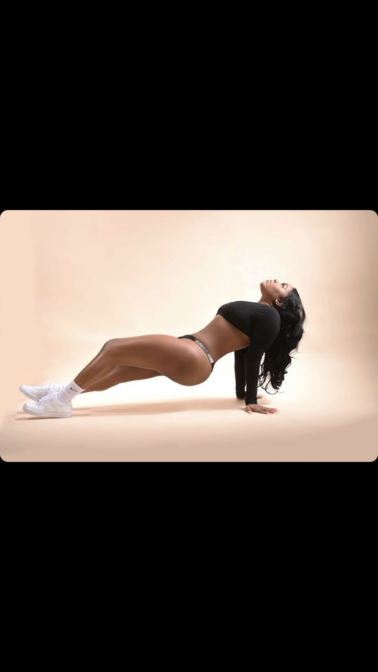 Vee profile banner