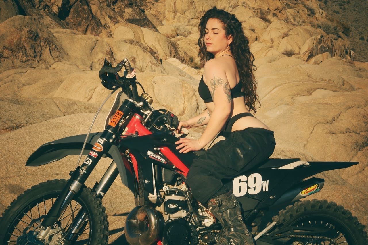 throttle.hottie profile banner