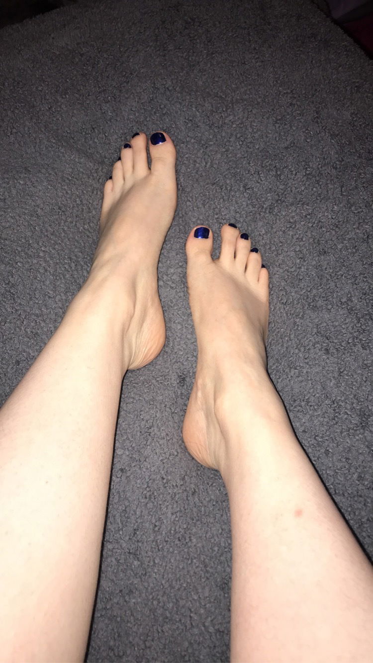 Tiny Feet👣 profile banner