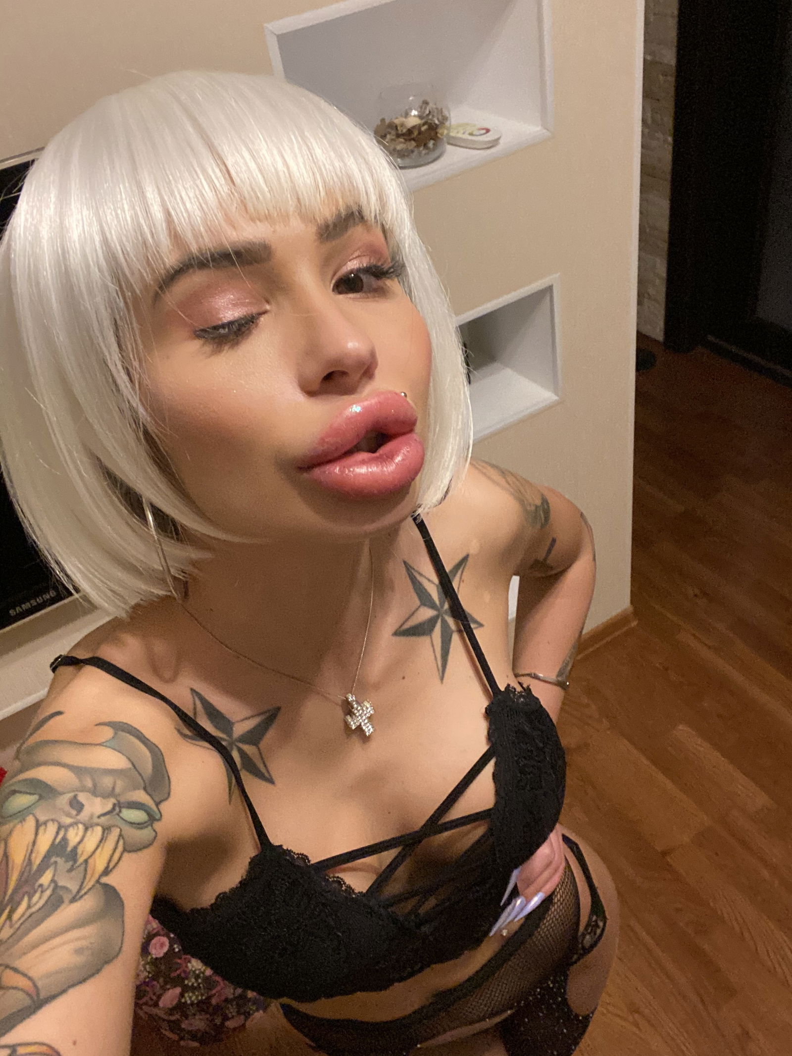 TrustNoHoes profile banner