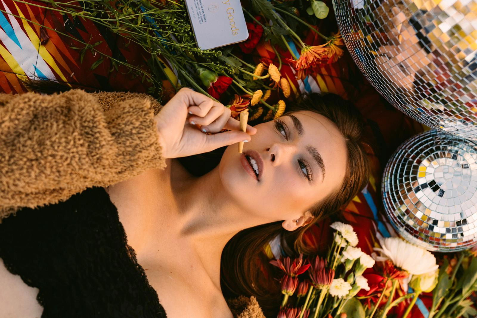 moll profile banner