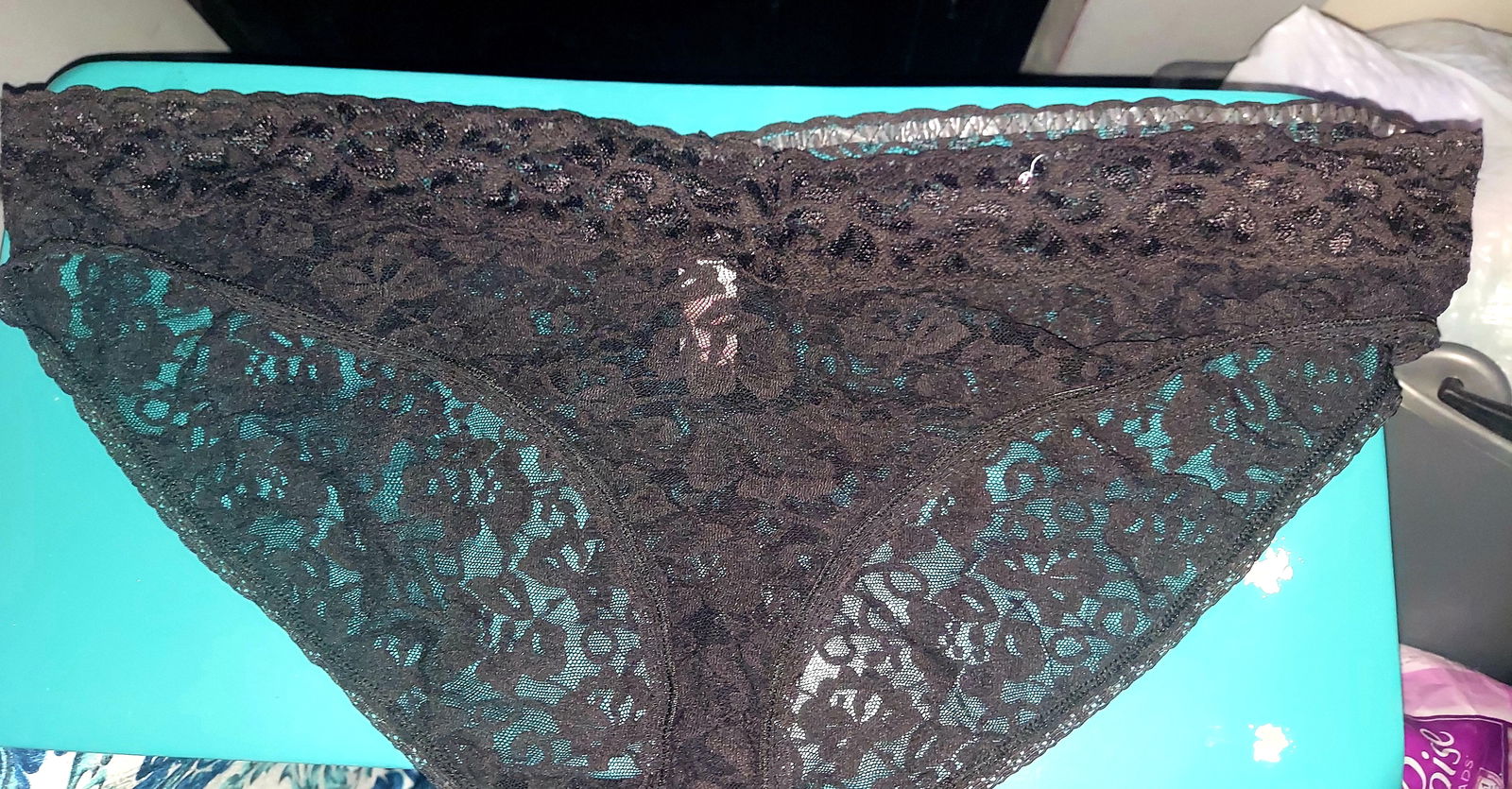 Curvy plus size peach profile banner