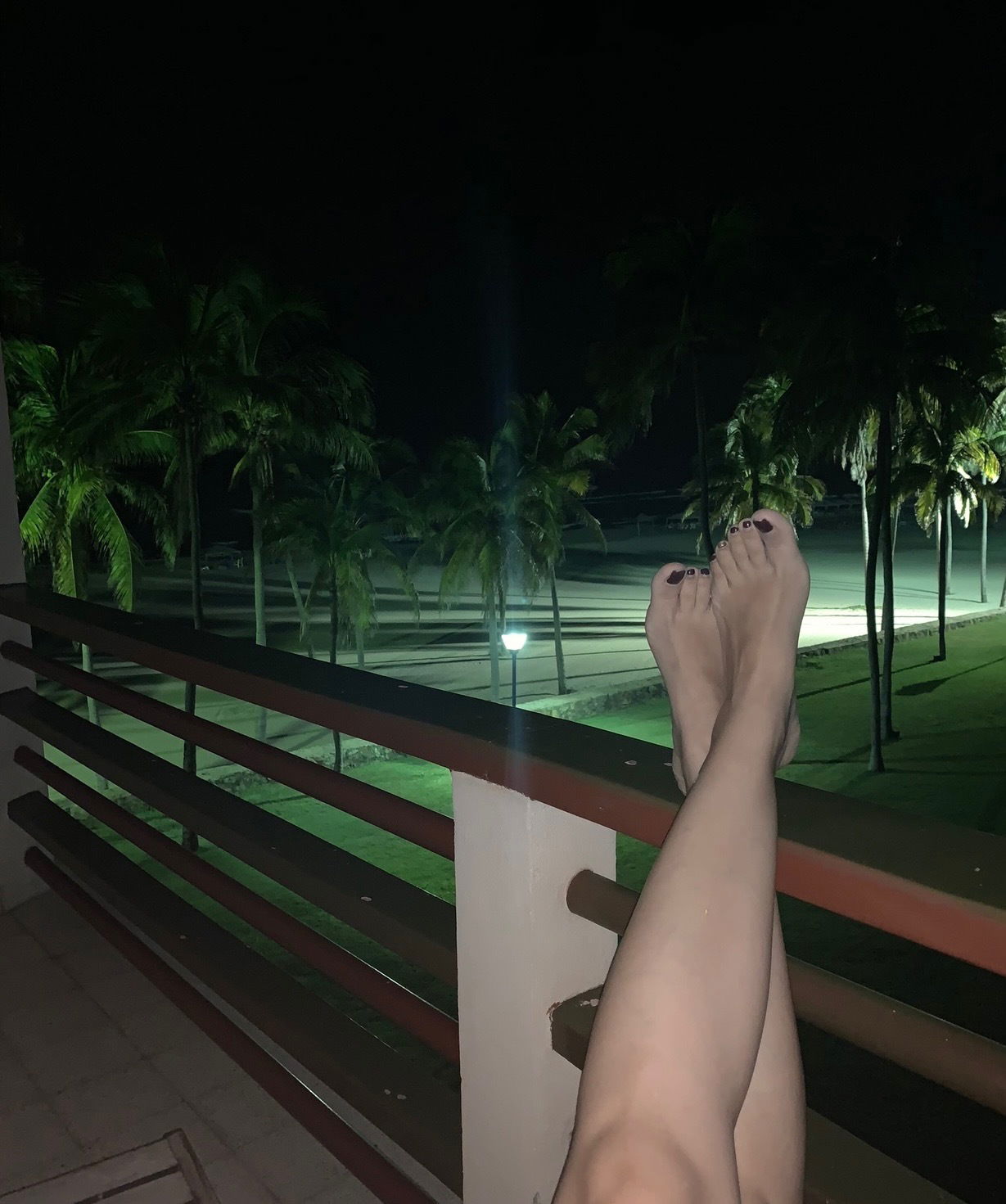 FEET NIFE LINDOS profile banner
