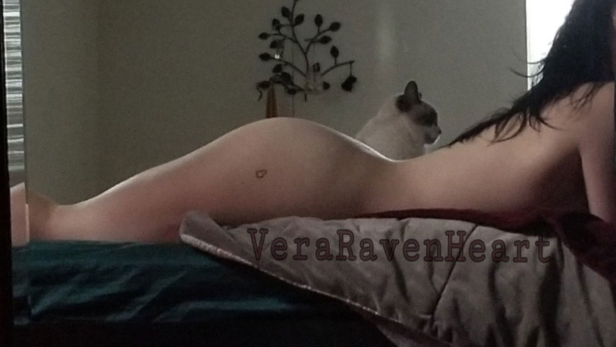 Vera 🥀 profile banner