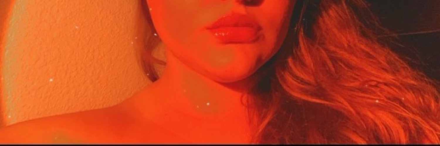 Violet Gunn π± profile banner