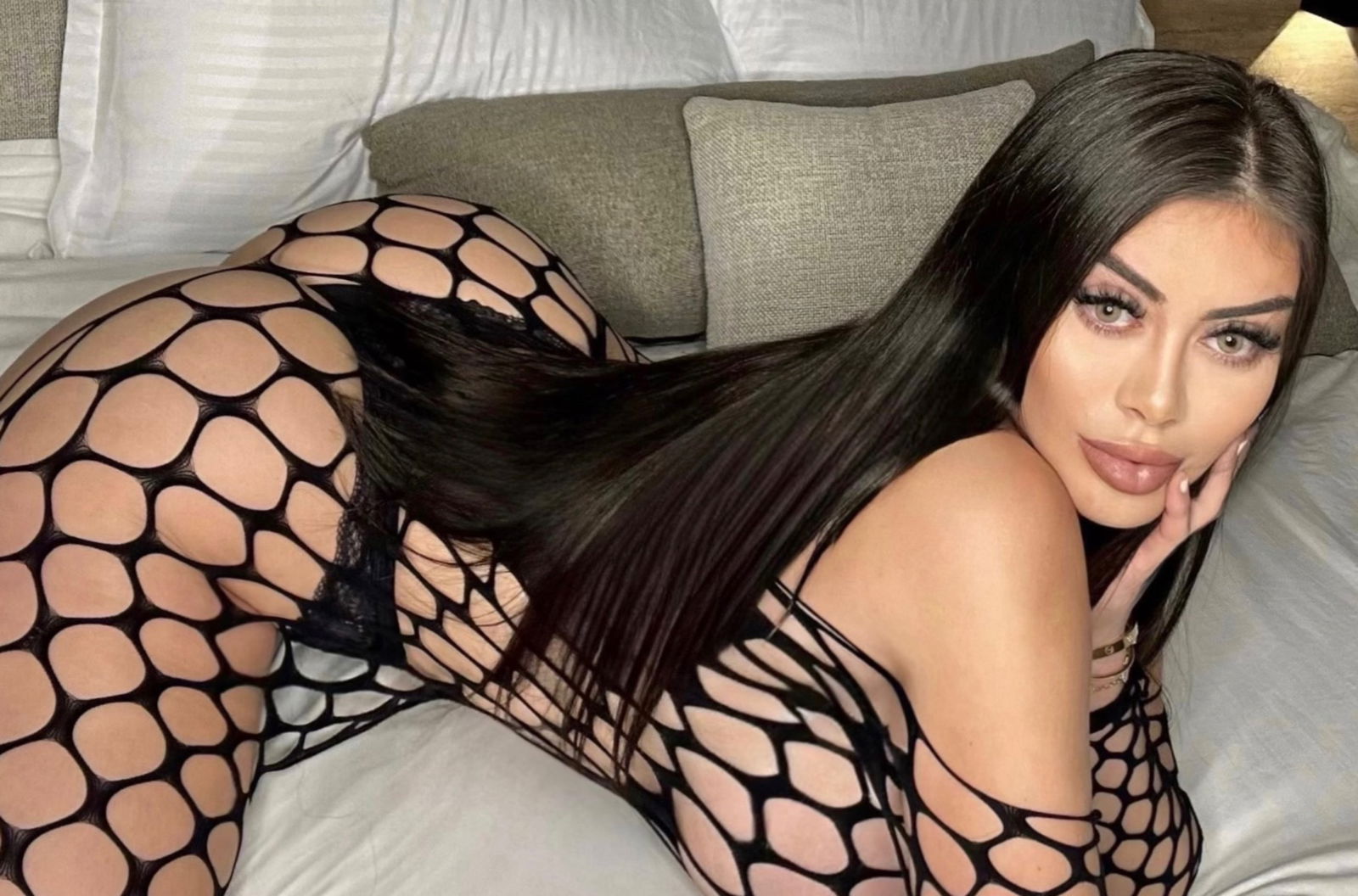 Violet Virah profile banner