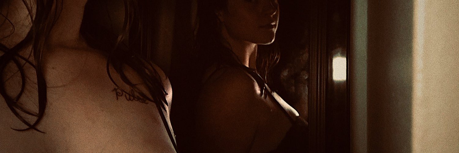 willow profile banner