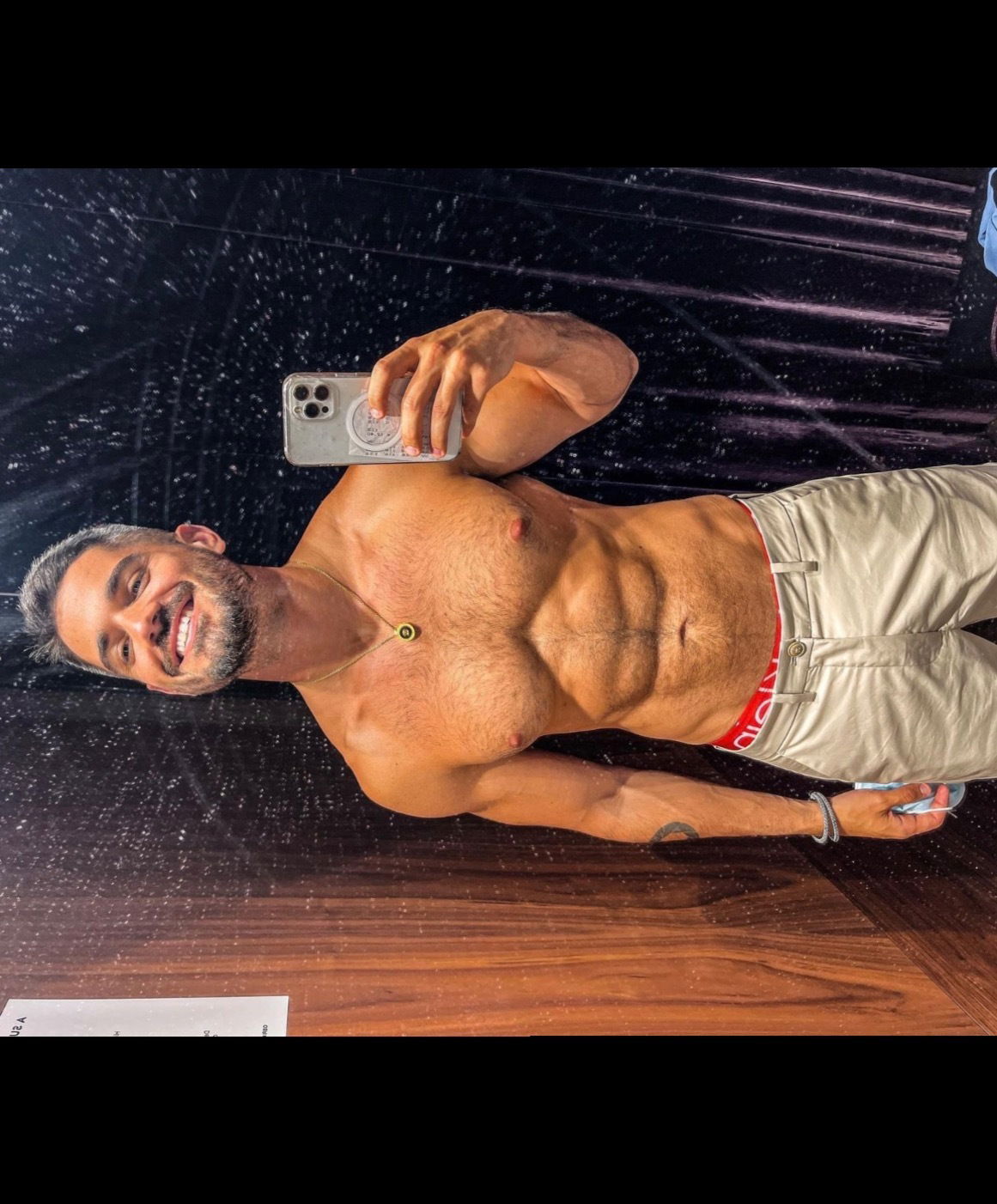 William R. 9 INCH 🍆 profile banner