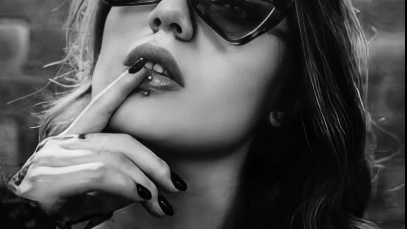 Evie profile banner