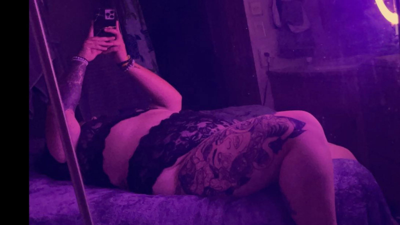 v a n n a h profile banner