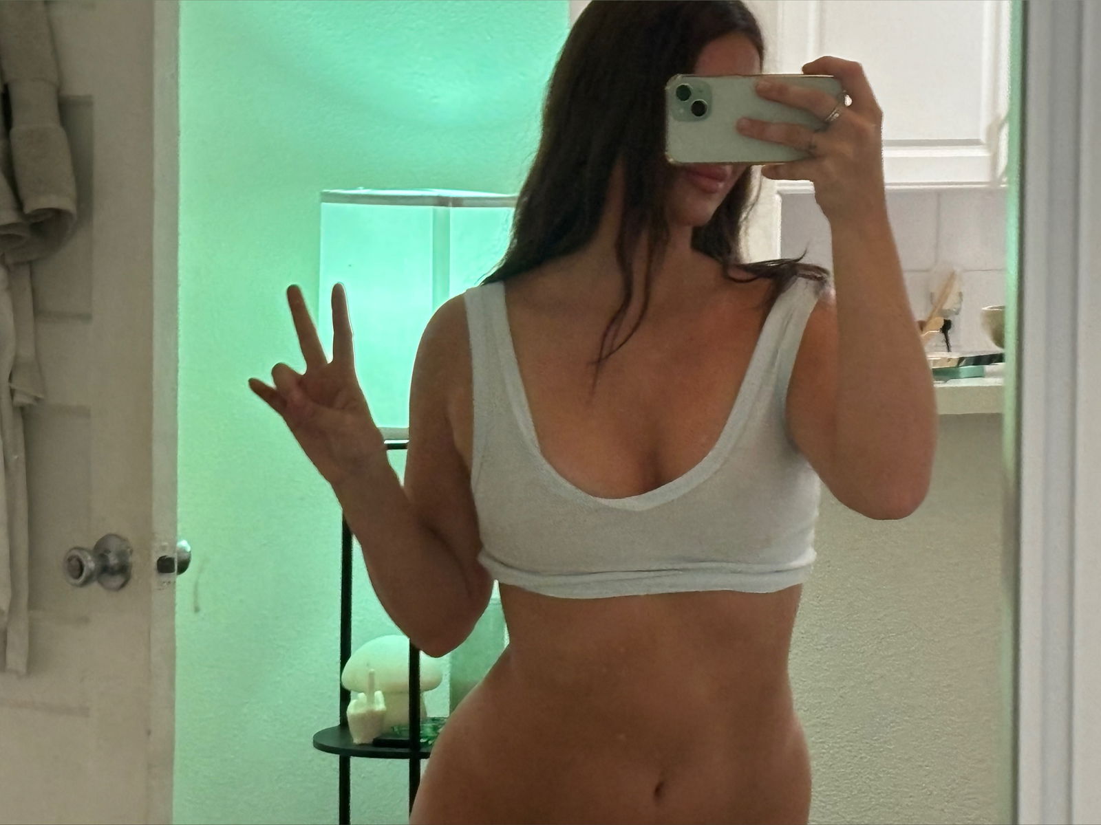 Your fav brunette baddie profile banner