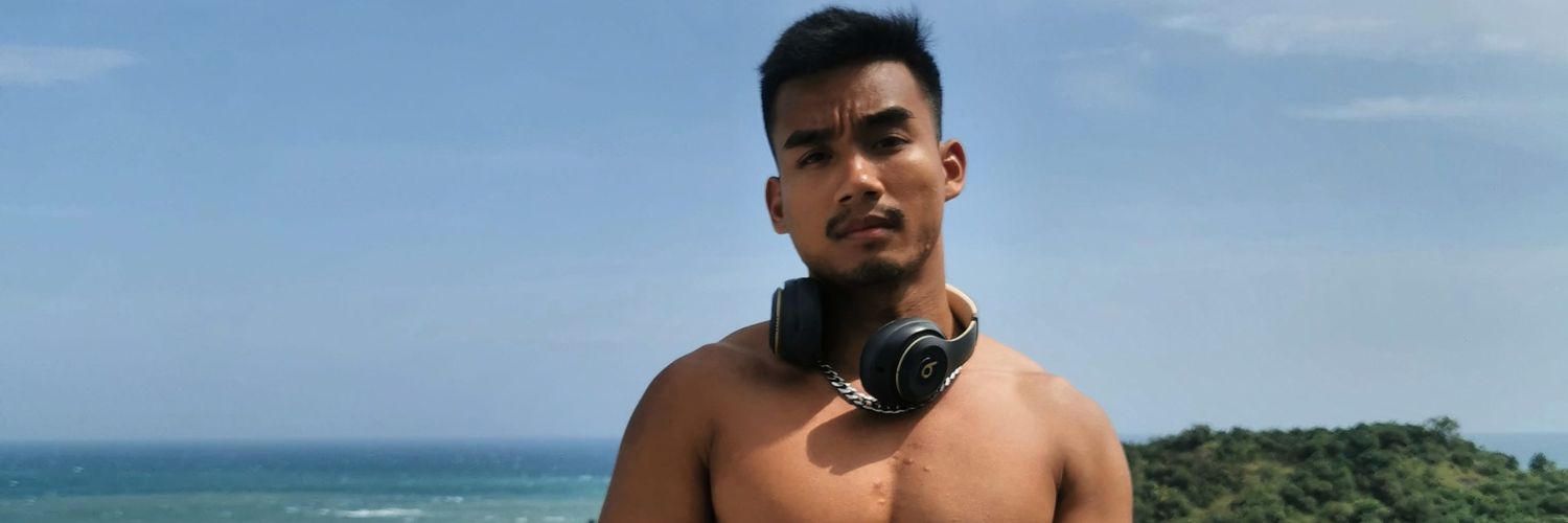 ZenkiThaiXLatino profile banner